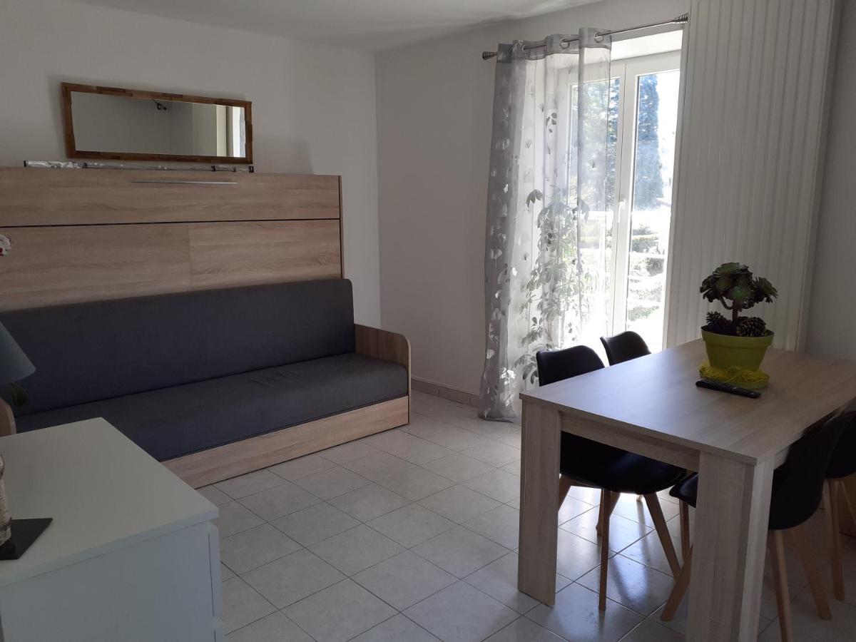 Studio En Plein Centre Ville - 2 A 4 Personnes Tence المظهر الخارجي الصورة
